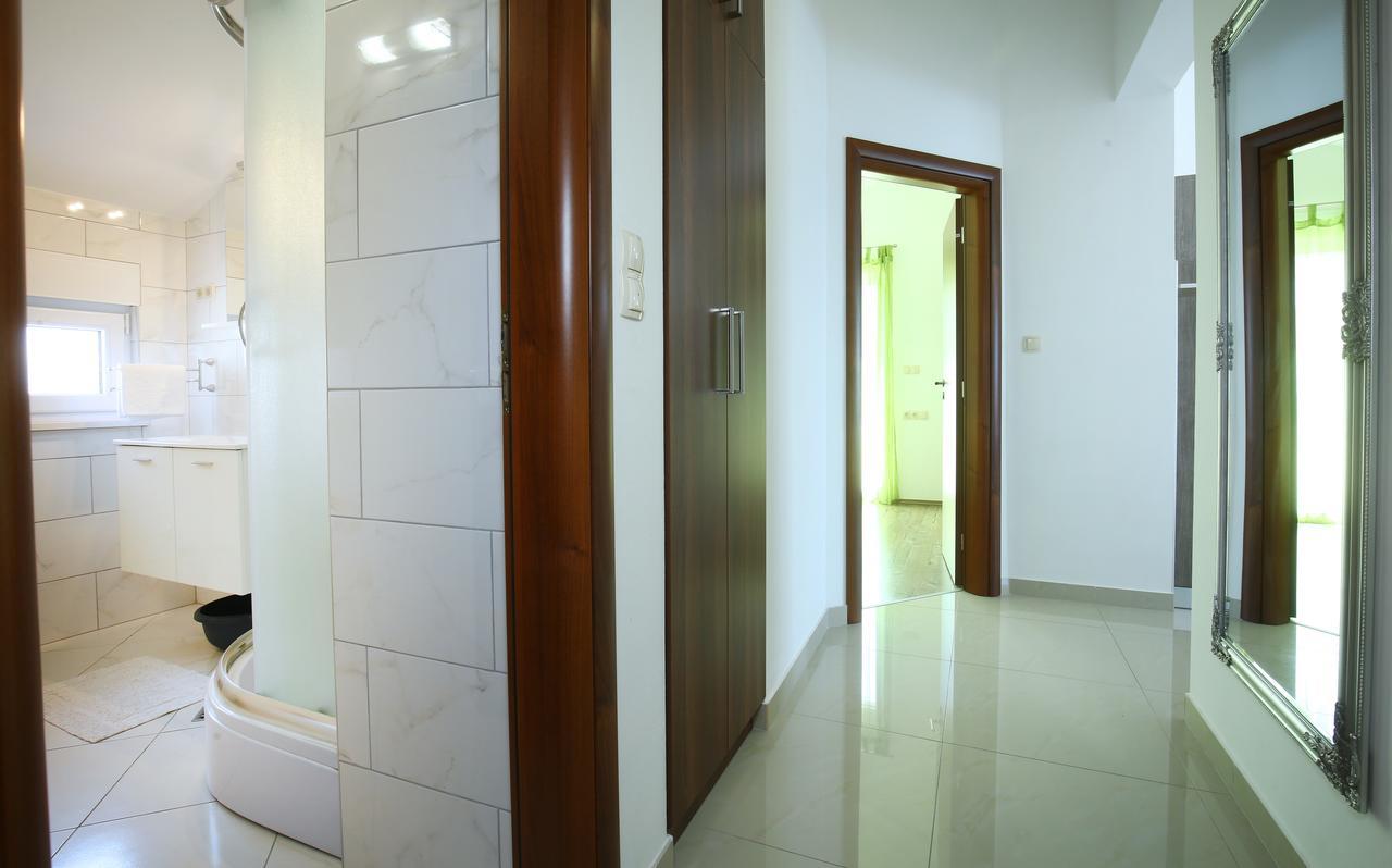 Apartments Nemira Exclusive Omis Room photo